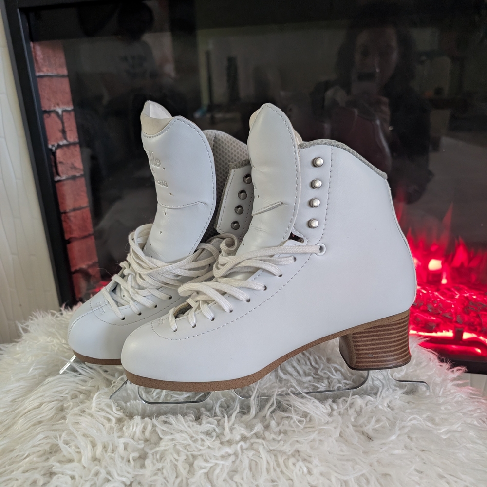JACKSON White Ice Skating Boots